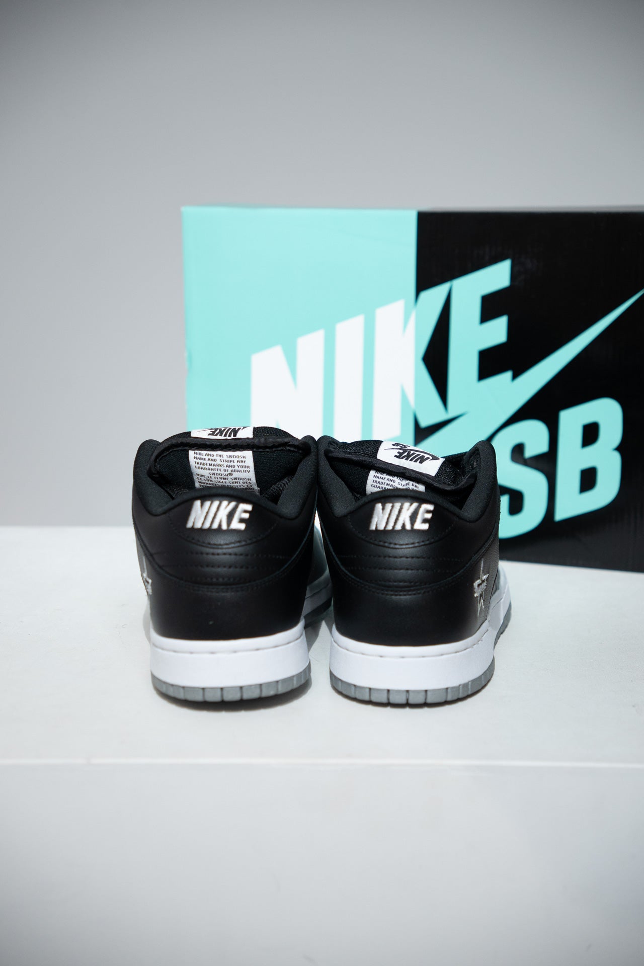 Dunk SB Supreme Jewels Grey (Taille 44)