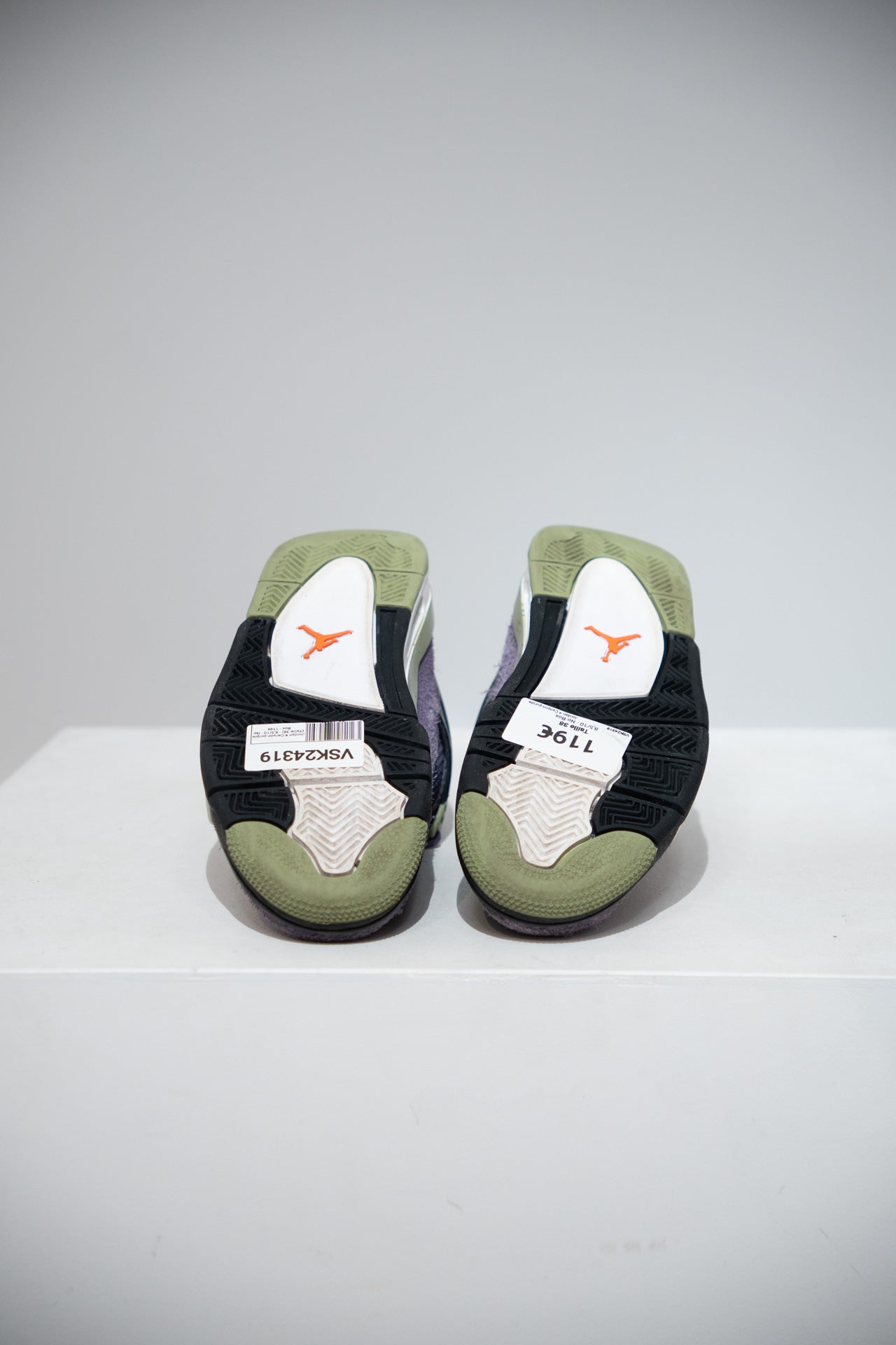 Jordan 4 Canyon purple (Taille 38)
