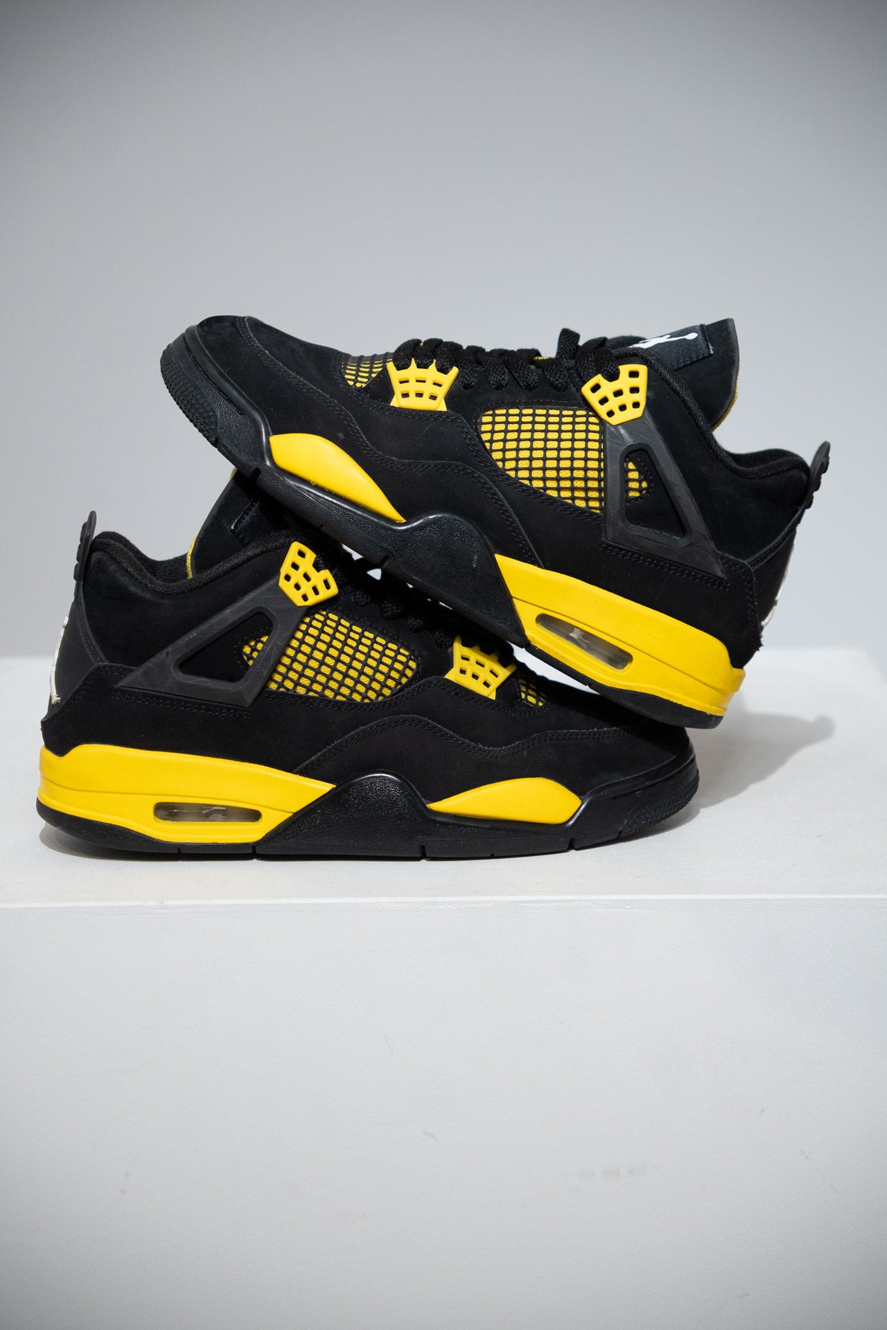 Jordan 4 Thunder (Taille 40,5)