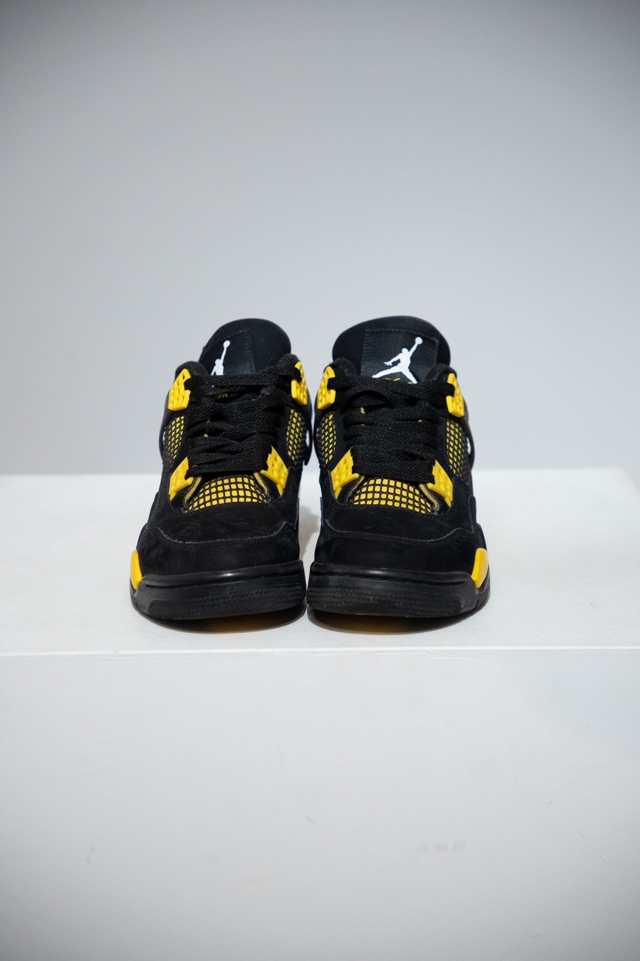 Jordan 4 Thunder (Taille 40,5)