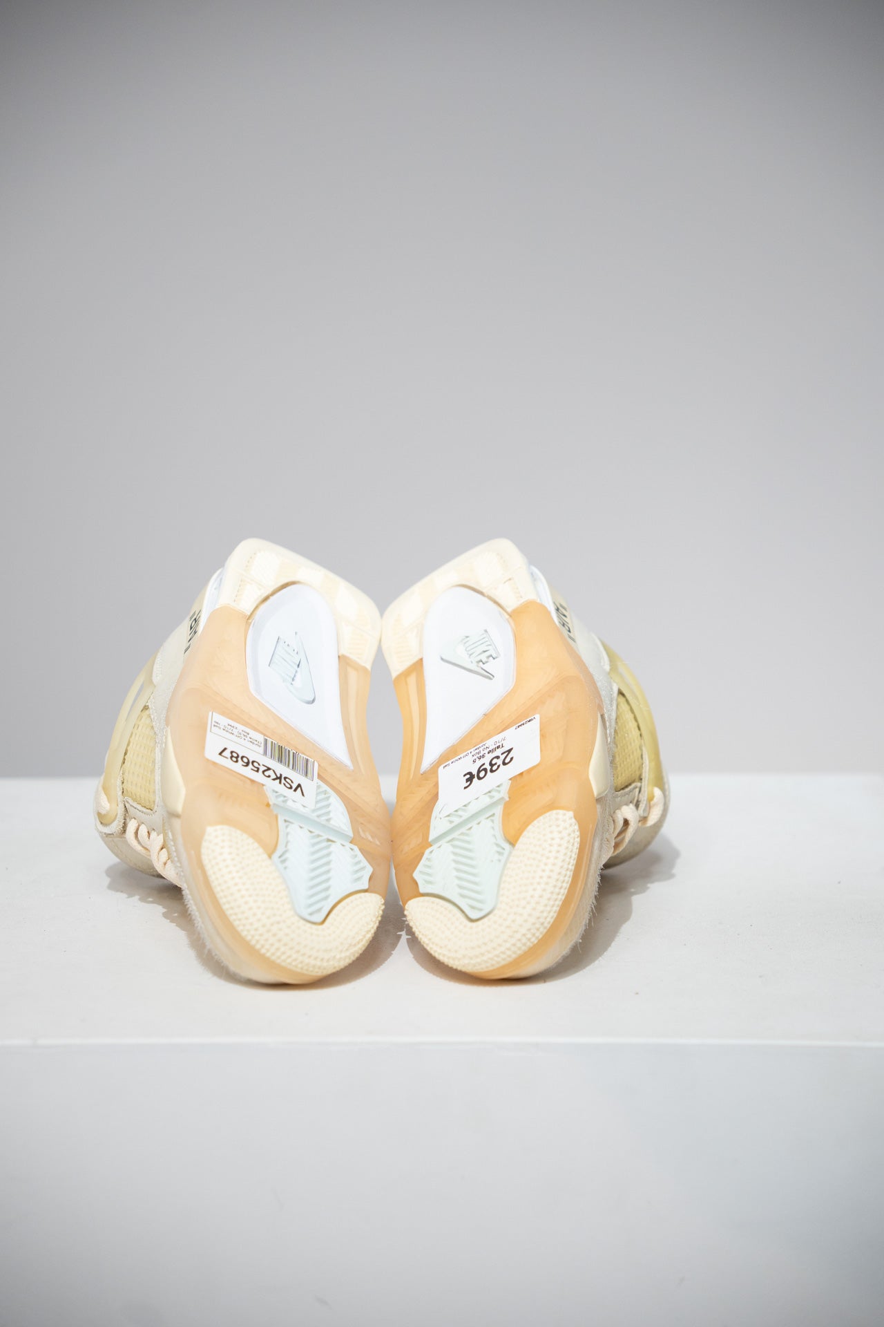 Jordan 4 Off-White Sail (Taille 36,5)