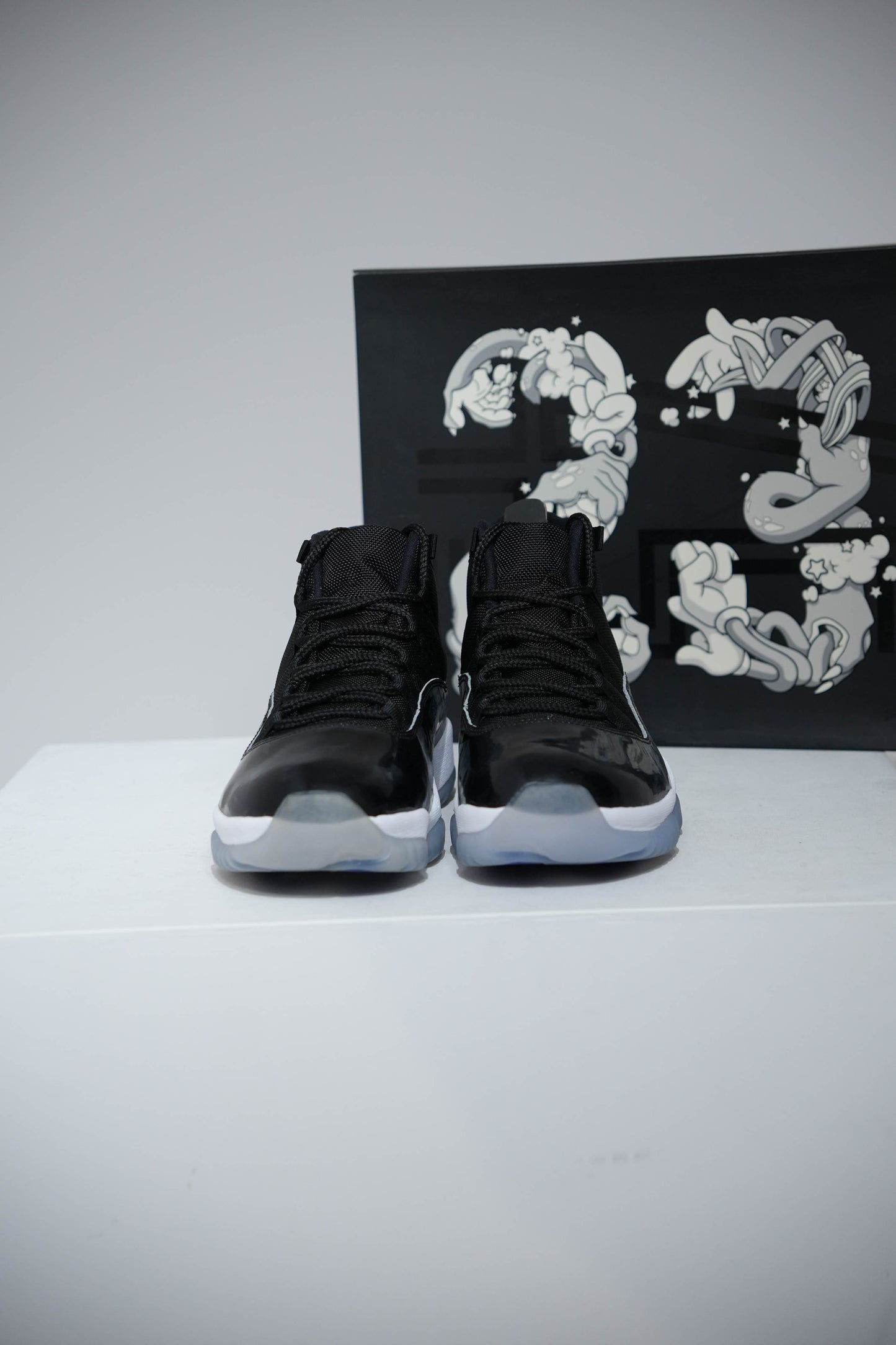 Jordan 11 Space Jam (Taille 44)