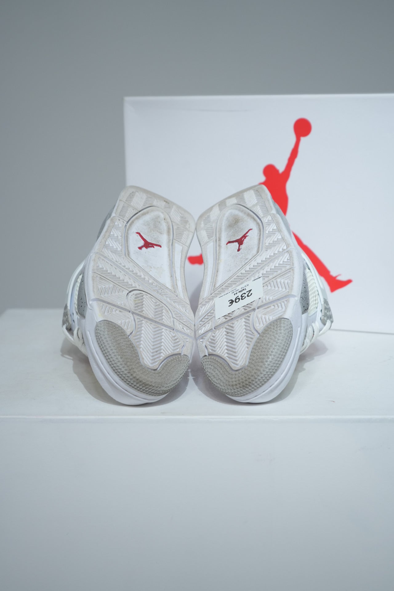 Jordan 4 White Oreo (Taille 44)