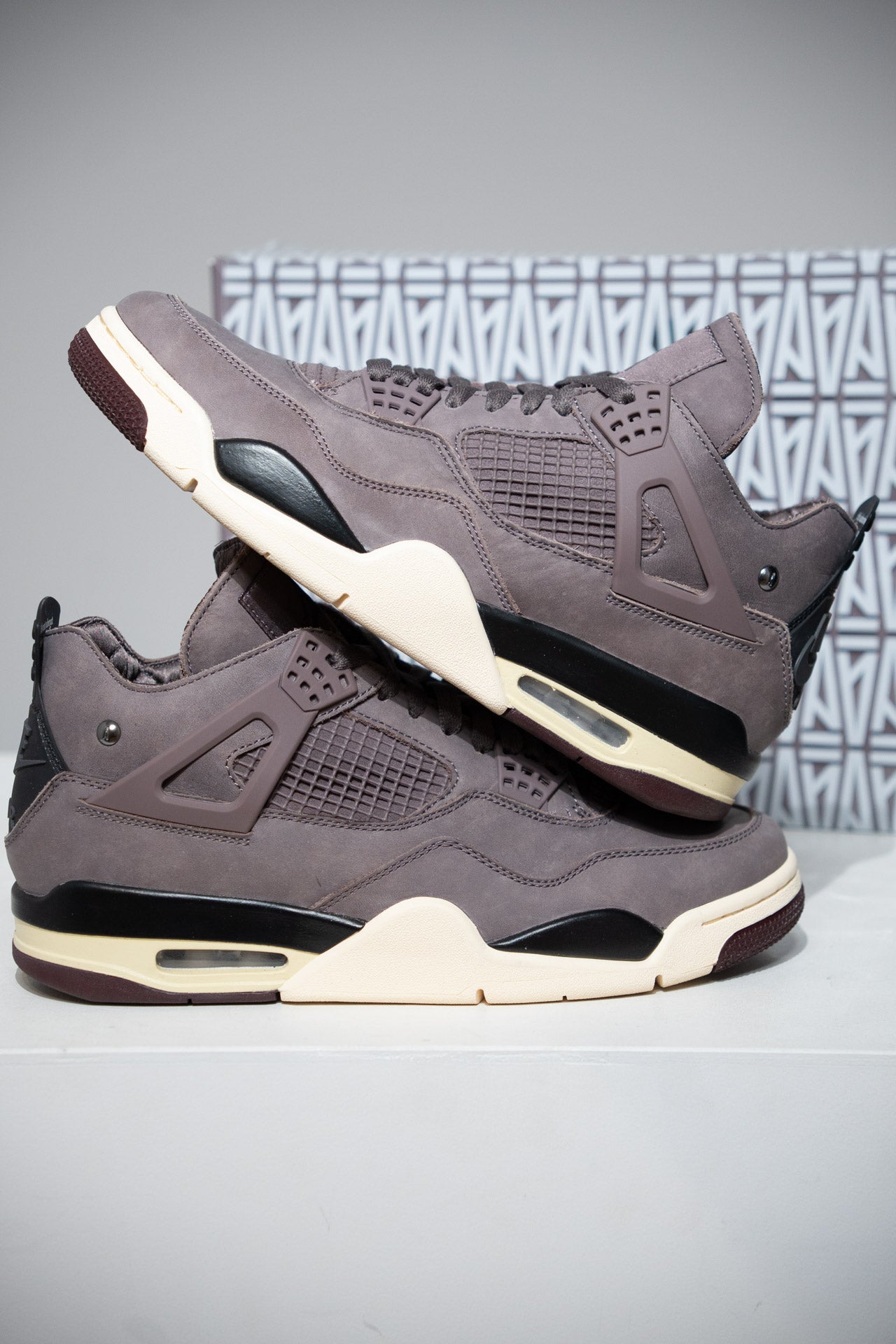 Jordan 4 A Ma Maniere Violet Ore (Taille 42,5)