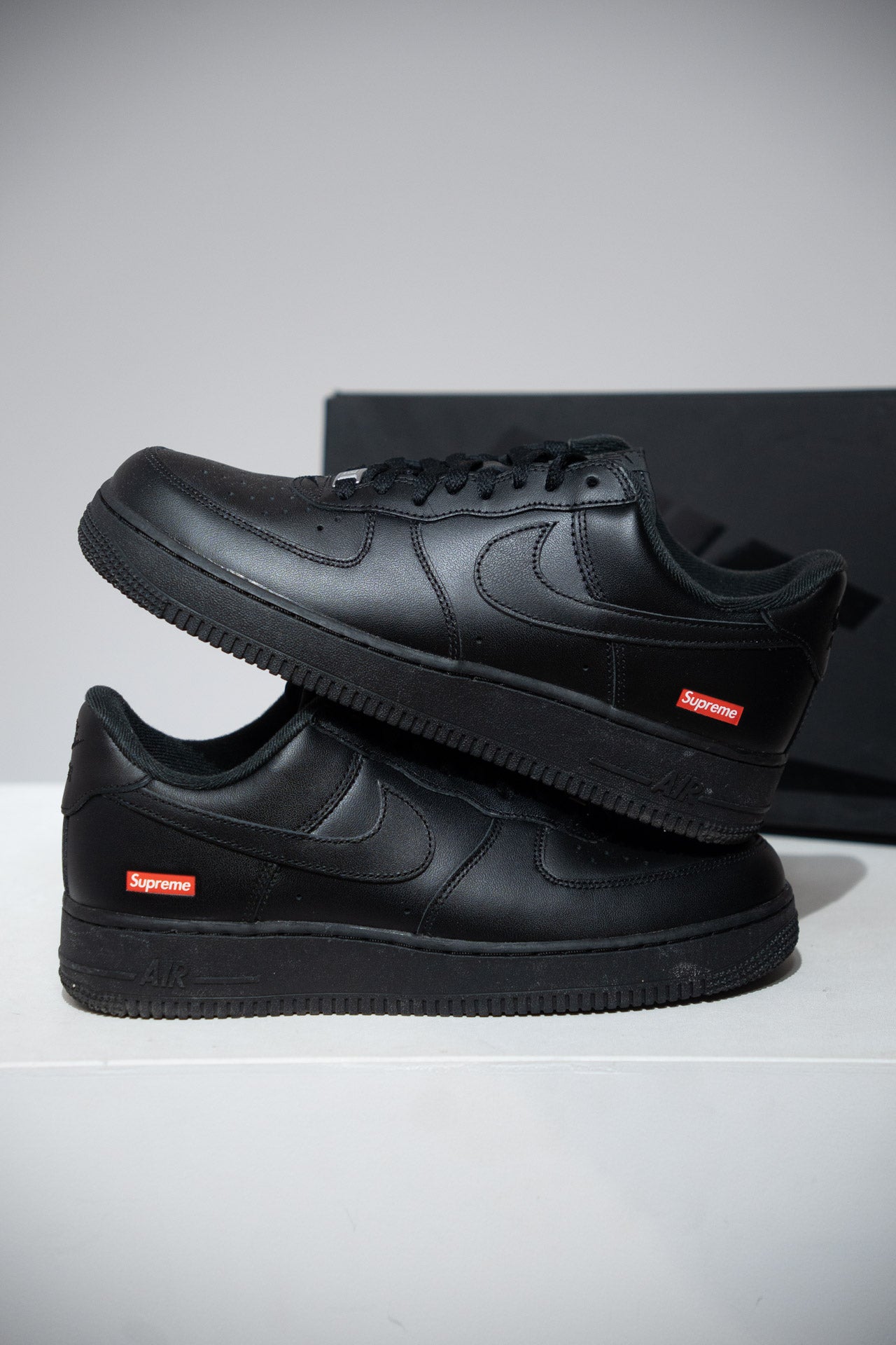 Air Force 1 Low Supreme Black (Taille 42)