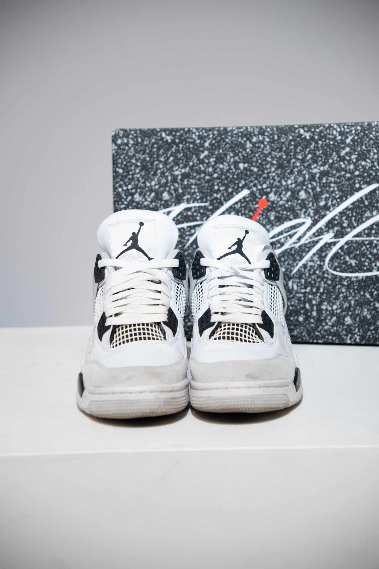 Jordan 4 Military Black (Taille 41)