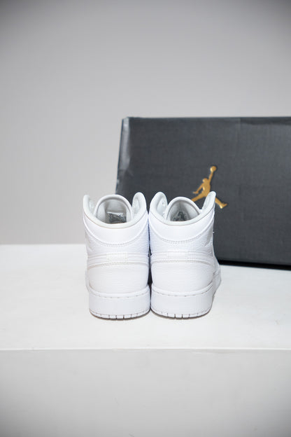 Jordan 1 Mid Triple White (Taille 38)