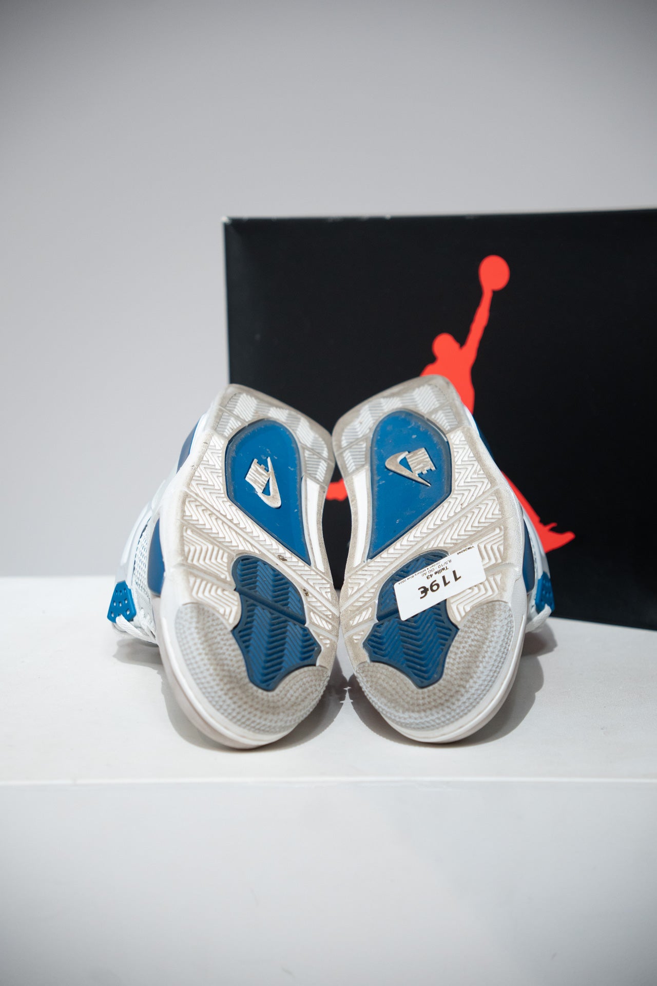 Jordan 4 Military Blue 2024 (Taille 43)