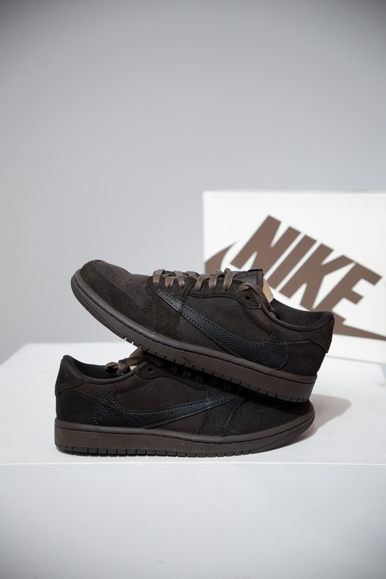 Jordan 1 Low Travis Scott Velvet Brown (Taille 37,5)