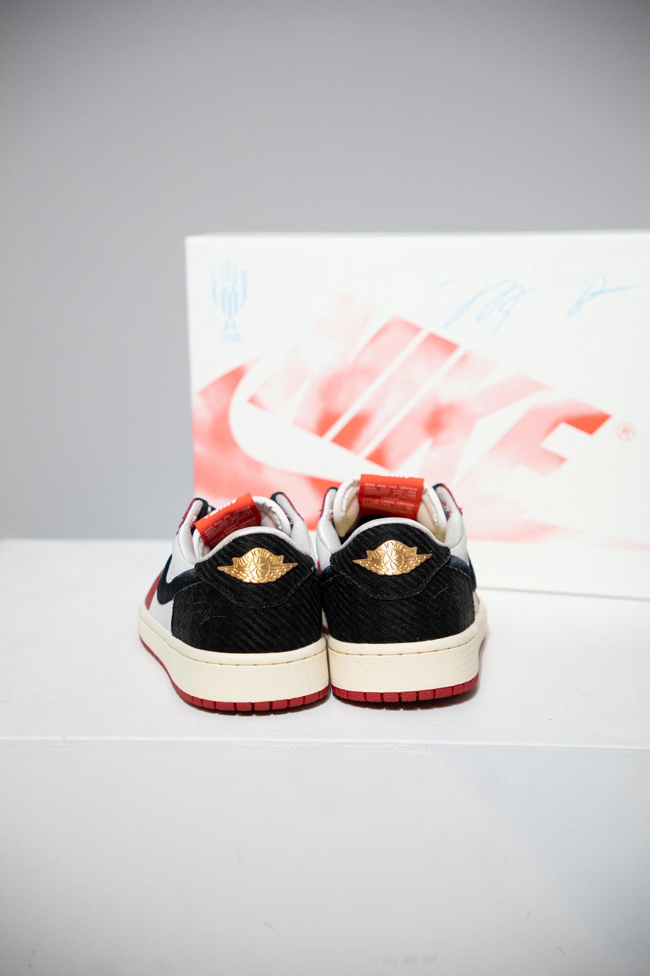 Jordan 1 Low Trophy Room (Taille 42)