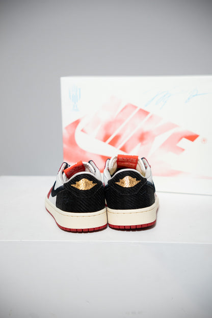 Jordan 1 Low Trophy Room (Taille 42)