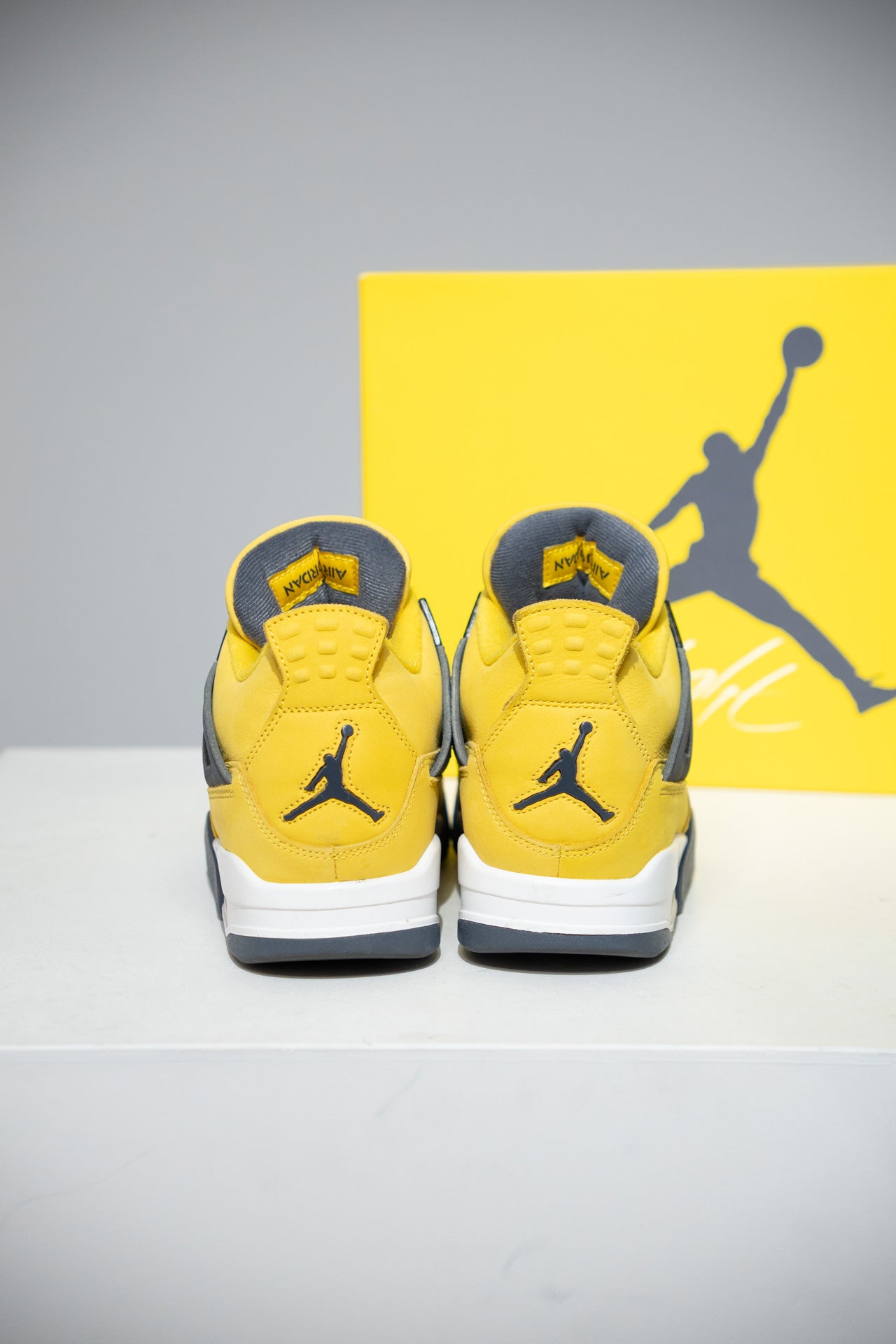 Jordan 4 Lightning (Taille 40,5)