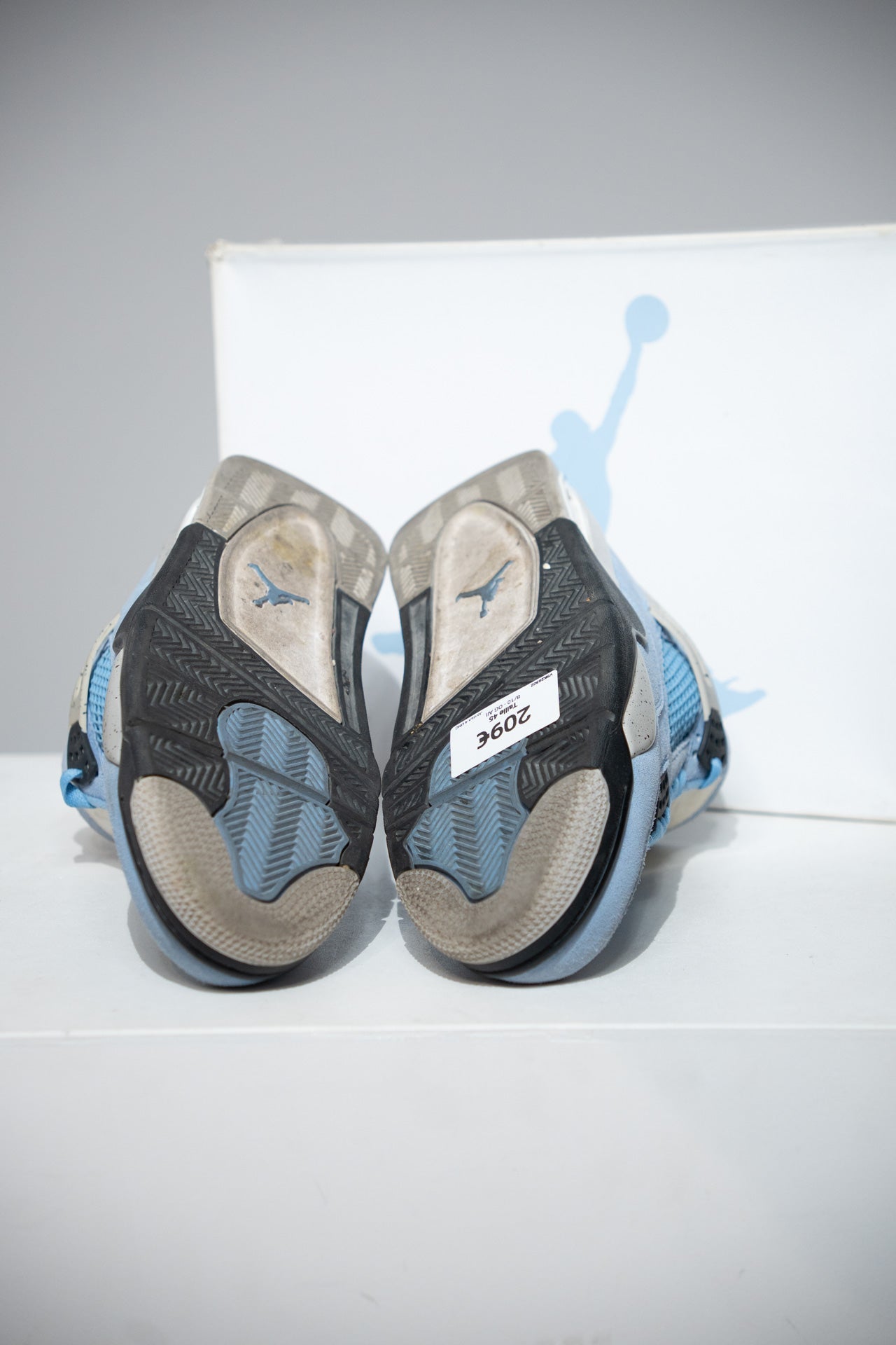 Jordan 4 UNC (Taille 45)