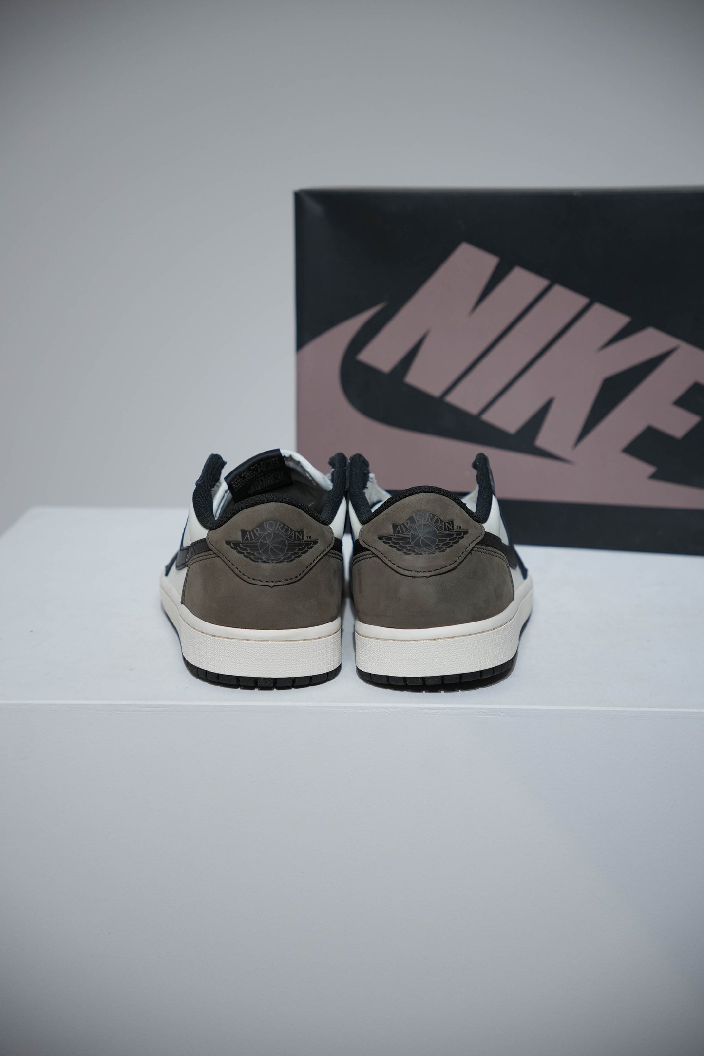 Jordan 1 Low Mocha (Taille 44,5)