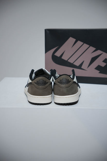Jordan 1 Low Mocha (Taille 44,5)