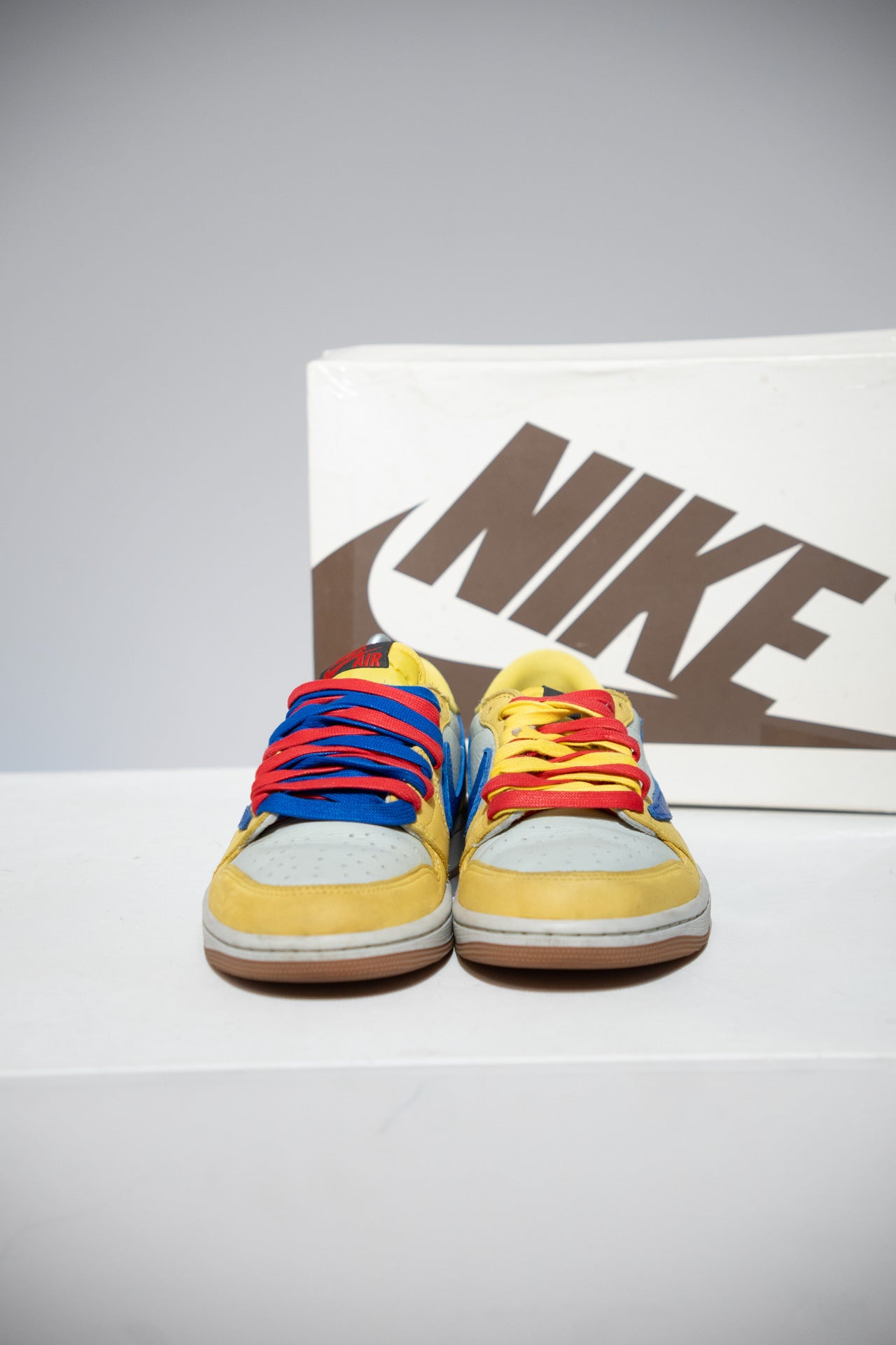 Jordan 1 Low Travis Scott Canary Yellow (Taille 38,5)
