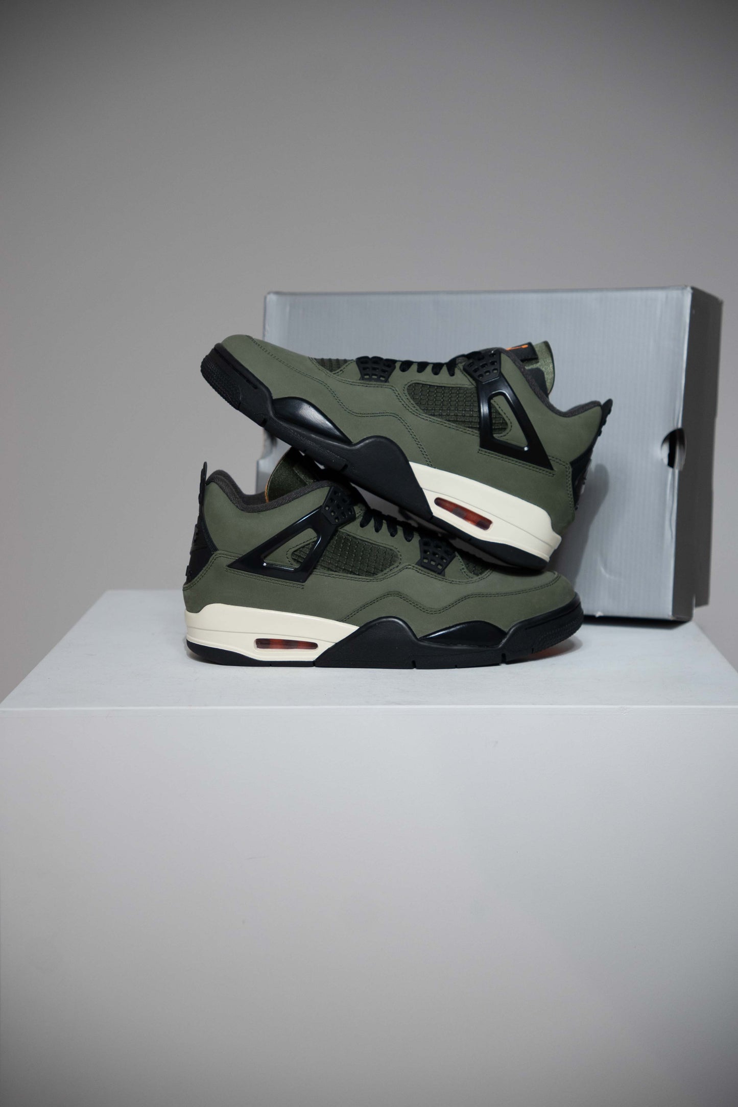 Jordan 4 Undefeated (Taille 49,5)
