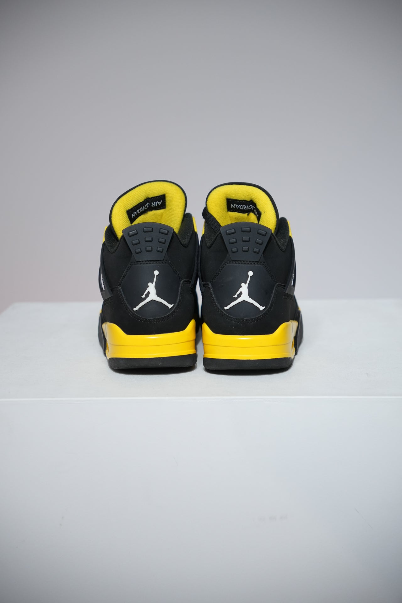 Jordan 4 Thunder (Taille 44,5)