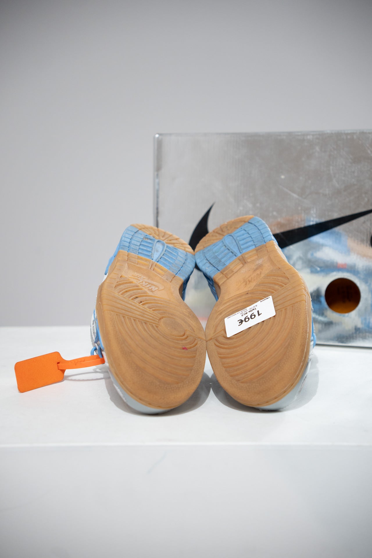 Rubber Off-White UNC (Taille 40,5)