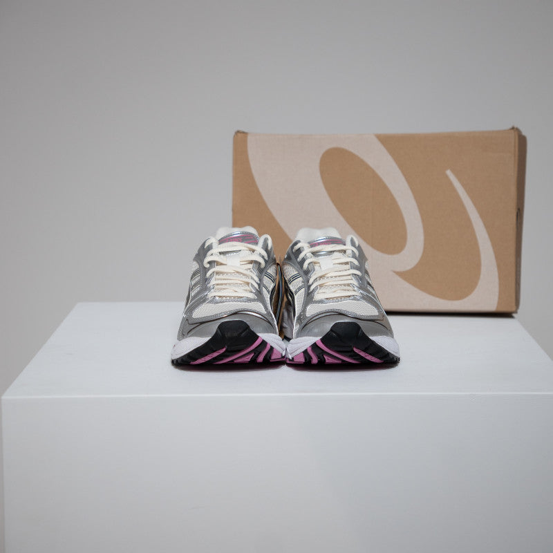 Asics Kayano 14 pink (Taille 42,5)