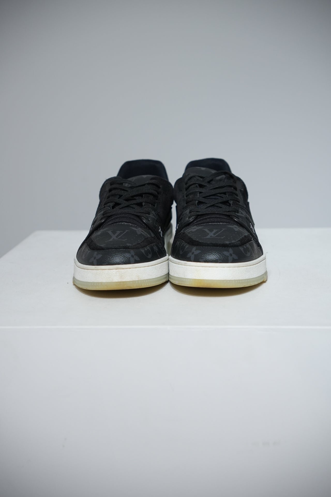 Louis Vuitton Trainer Black (Taille 42 (7IT))