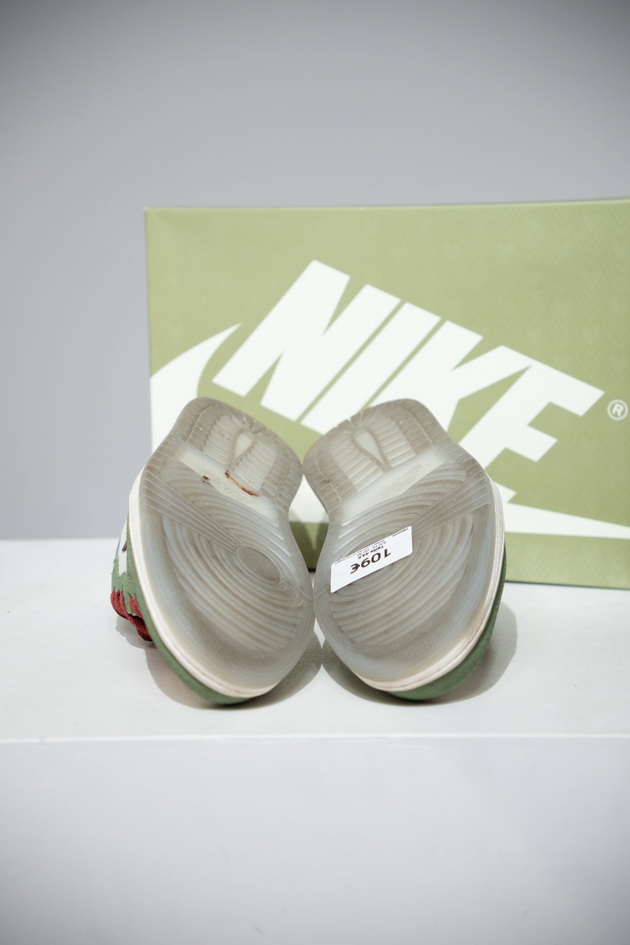Jordan 1 Low year of The dragon (Taille 44,5)