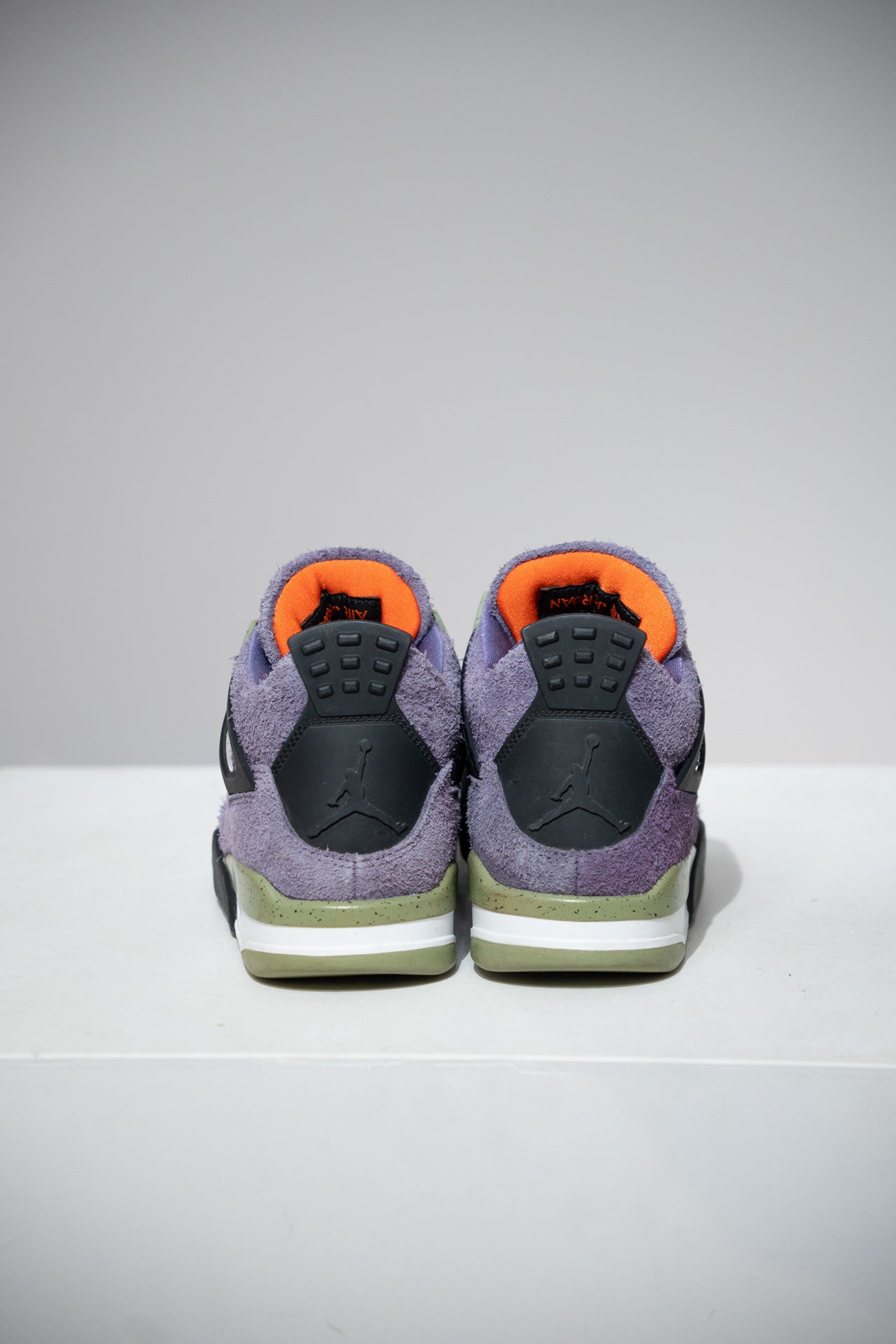 Jordan 4 Canyon purple (Taille 40,5)