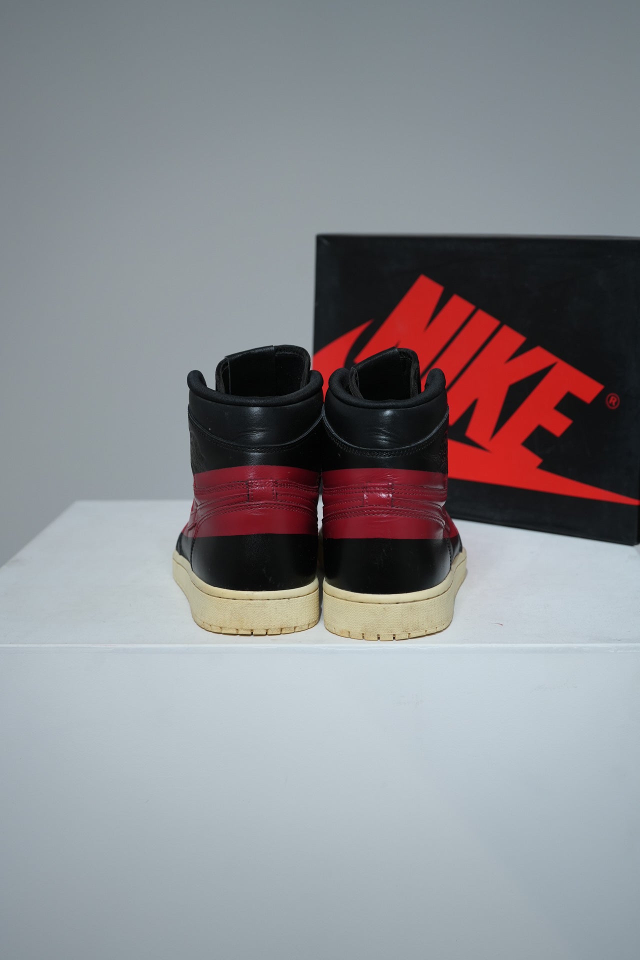 Jordan 1 high Defiant Couture (Taille 44,5)