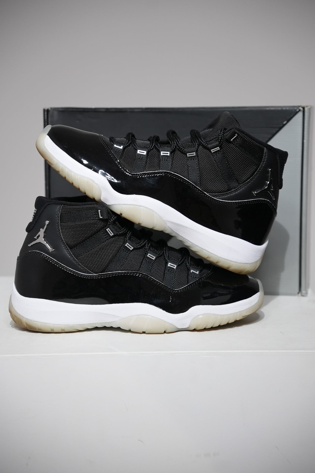 Jordan 11 Jubilee (Taille 44)