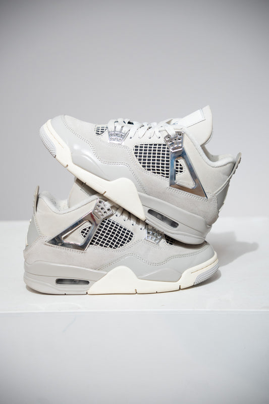 Jordan 4 Frozen Moments (Taille 35,5)