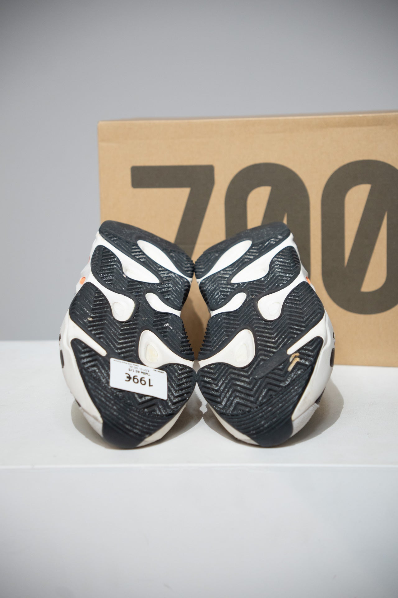 Yeezy 700 Wave Runner (Taille 45 1/3)