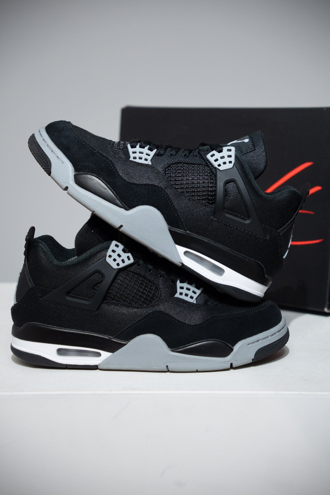 Jordan 4 Black Canvas (Taille 42)