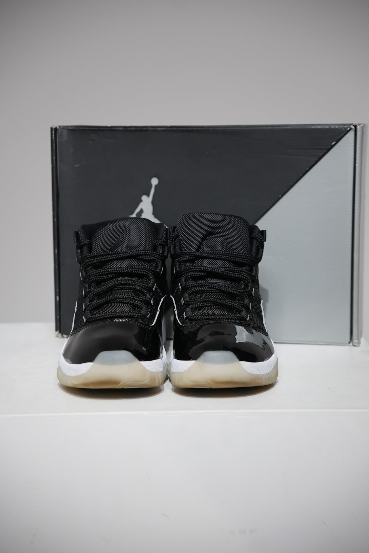 Jordan 11 Jubilee (Taille 44)