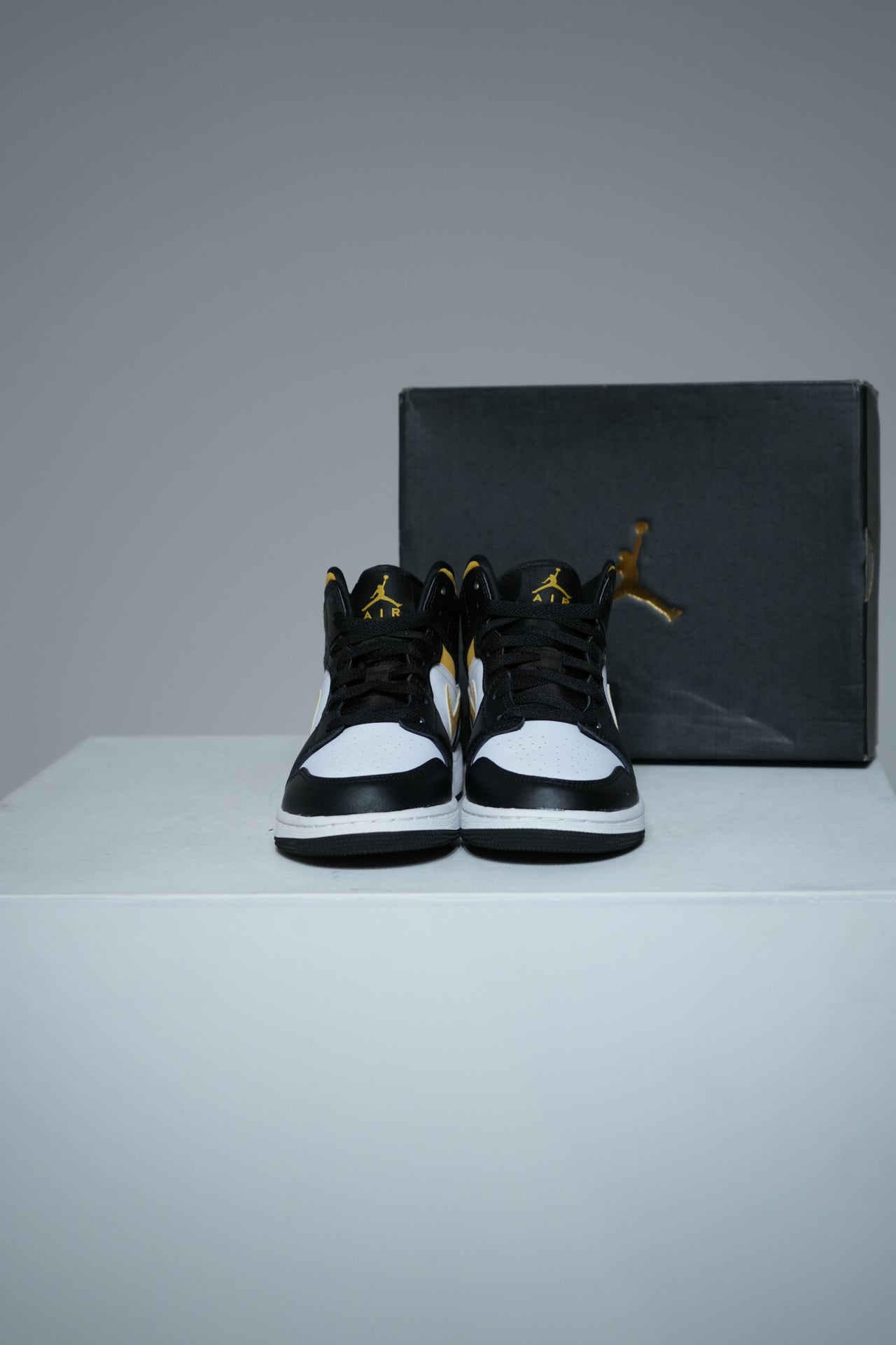 Jordan 1 Mid Taxi (Taille 37,5)