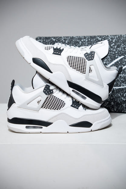 Jordan 4 Military Black (Taille 42)