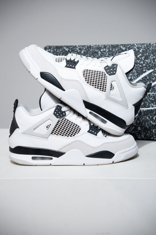Jordan 4 Military Black (Taille 42)