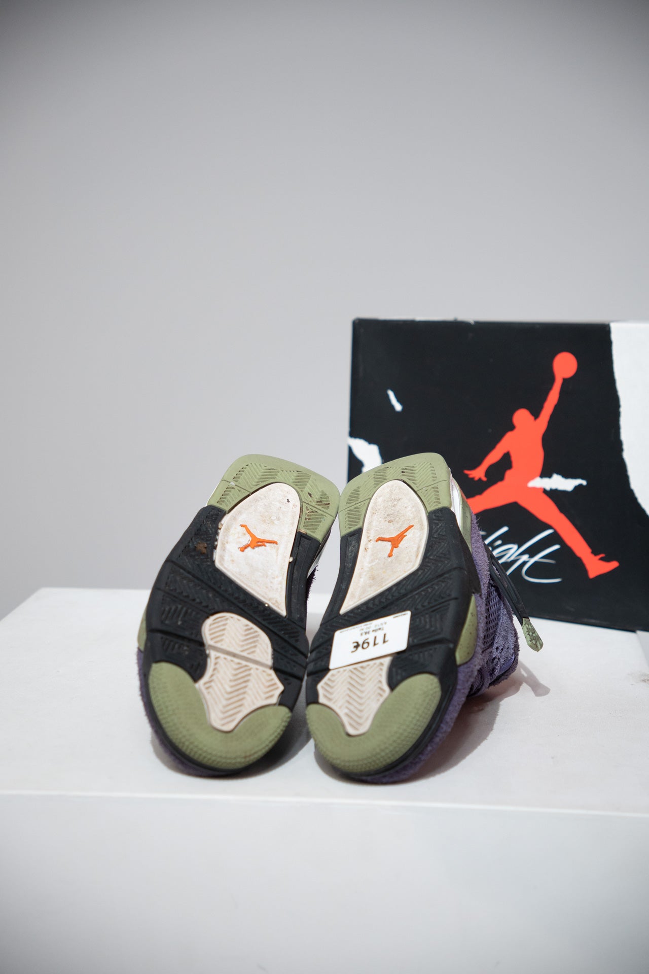 Jordan 4 Canyon purple (Taille 38,5)
