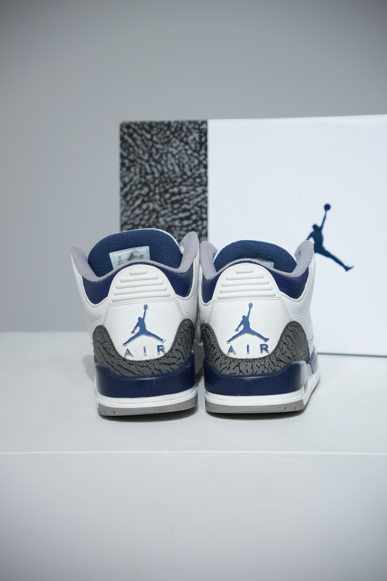 Jordan 3 Midnight Navy (Taille 42,5)