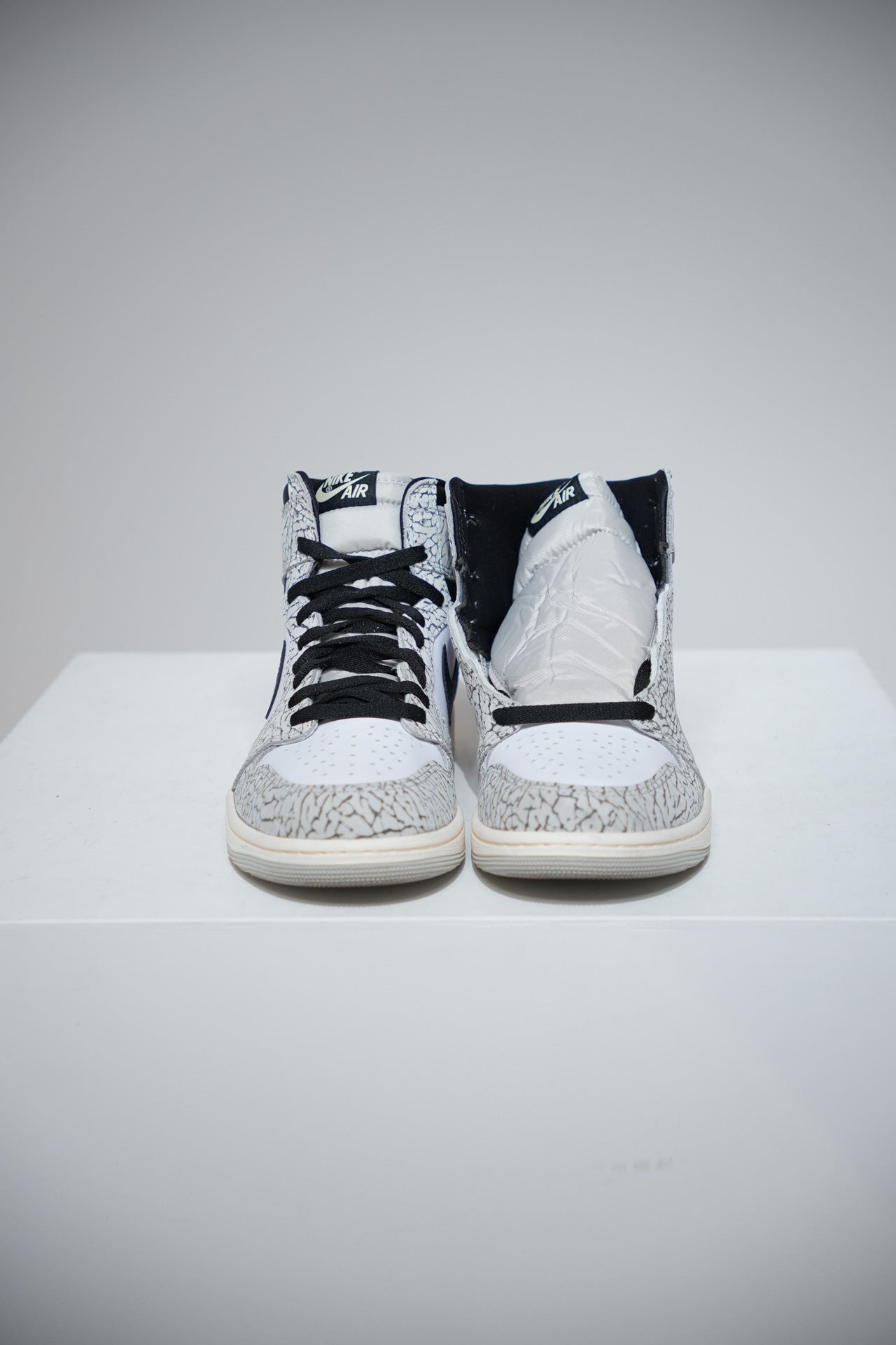 Jordan 1 High White Cement (Taille 44,5)