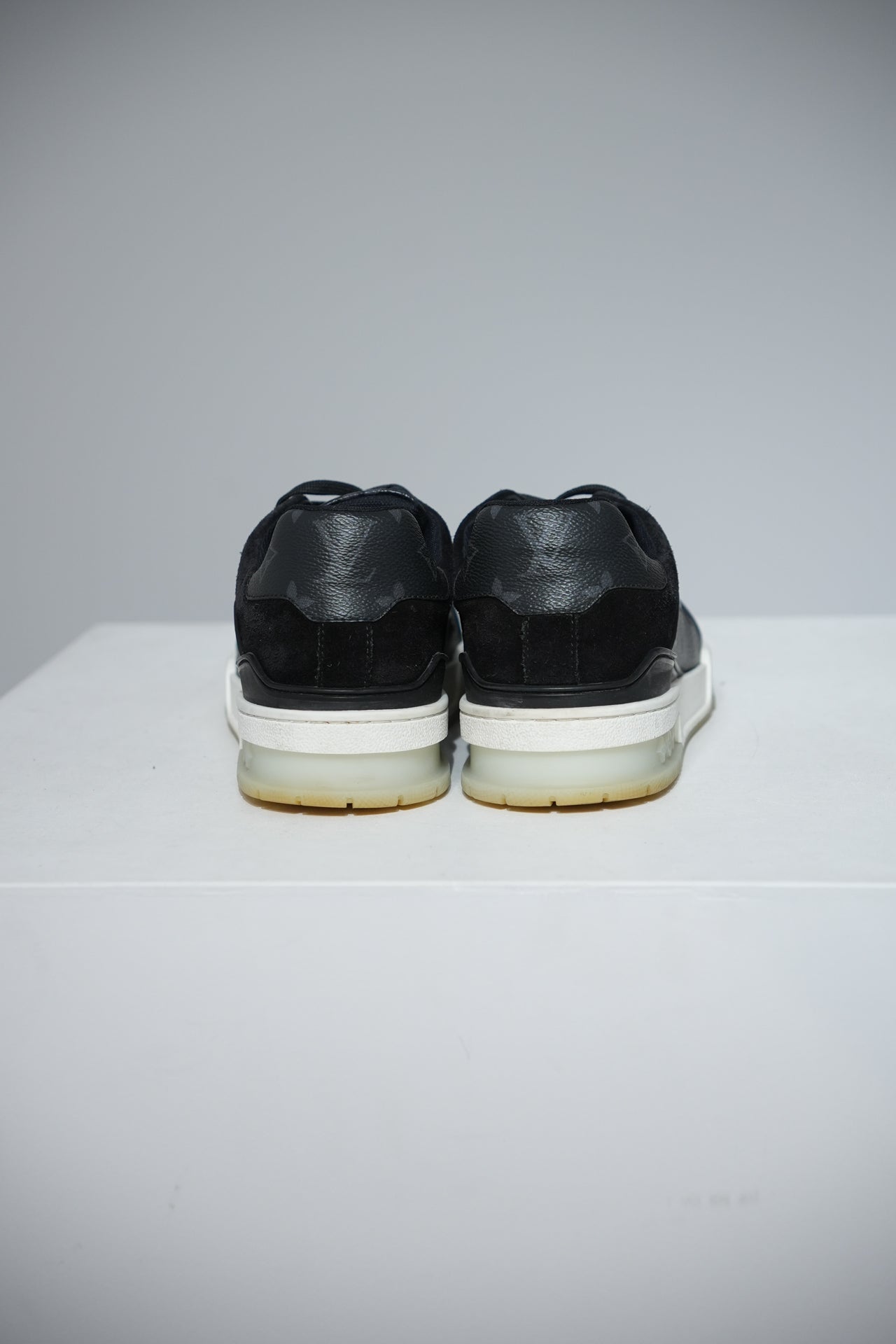 Louis Vuitton Trainer Black (Taille 42 (7IT))