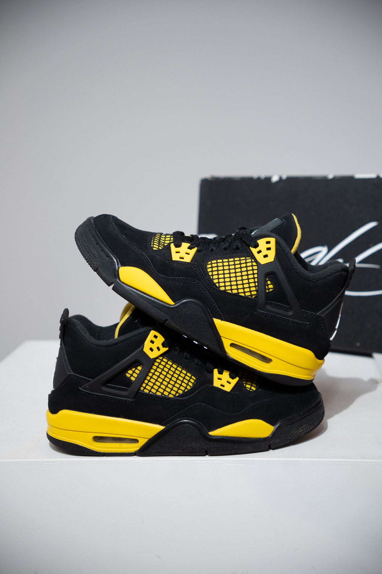 Jordan 4 Thunder GS (Taille 40)