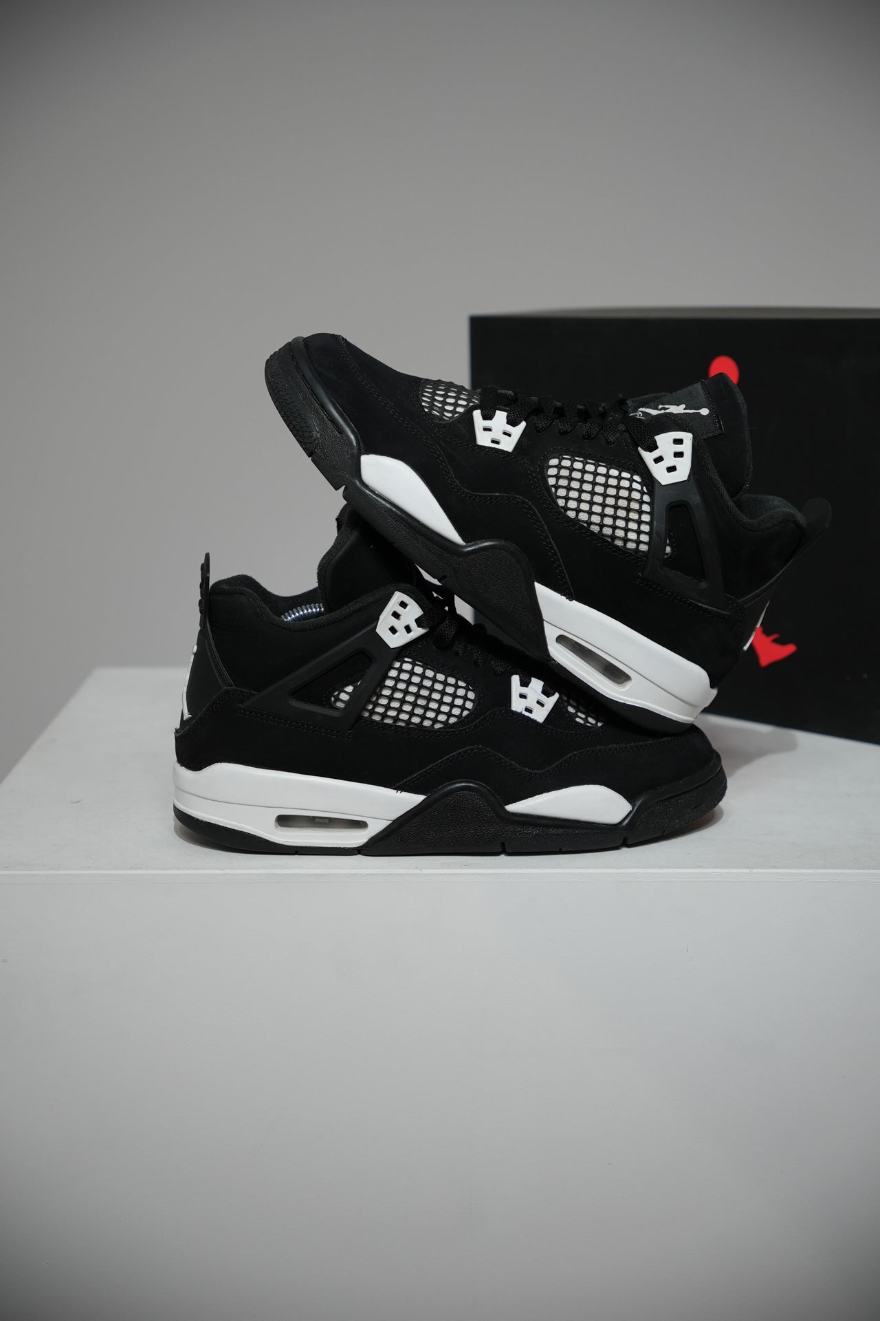 Jordan 4 White Thunder GS (Taille 40)