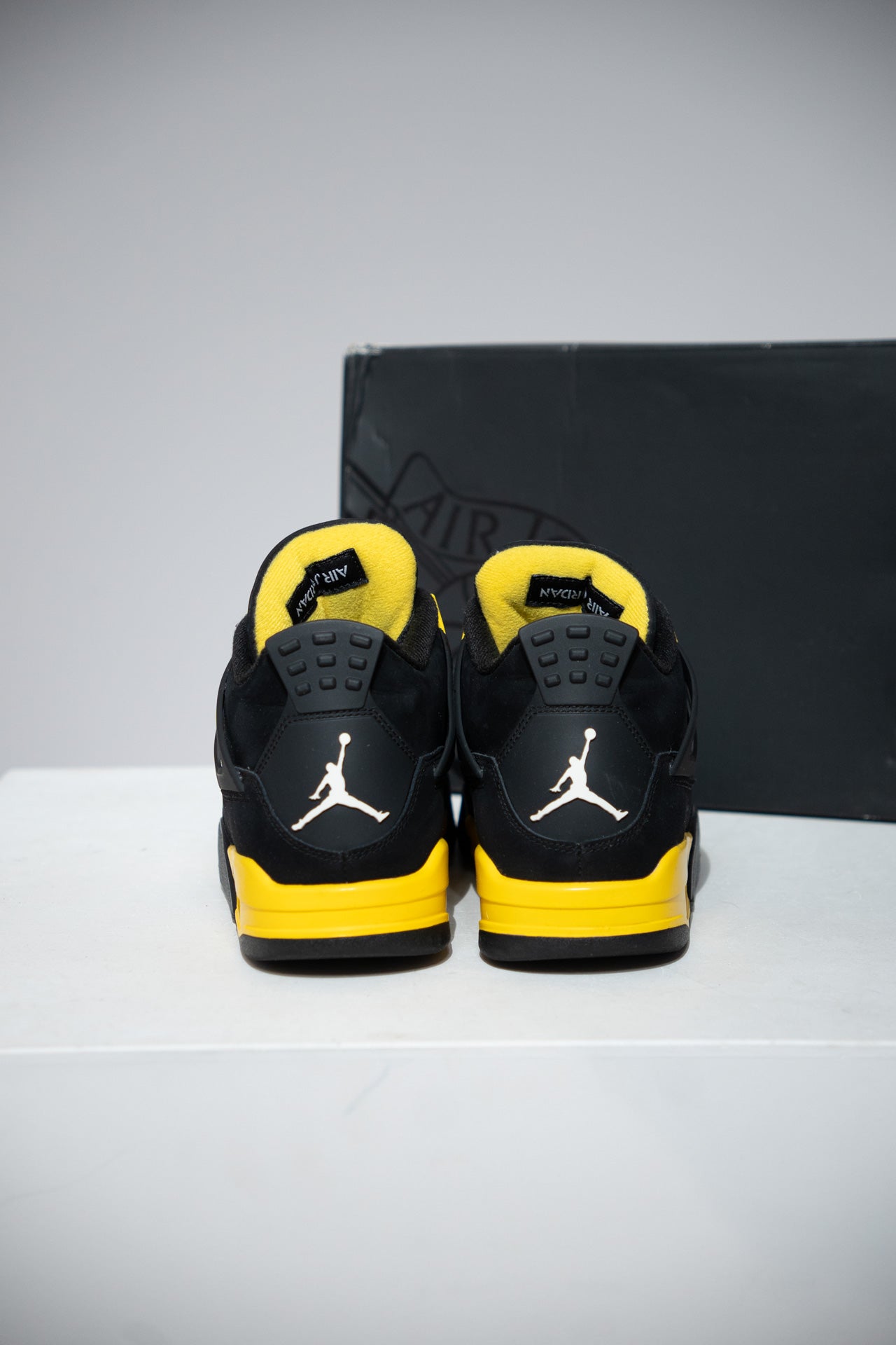 Jordan 4 Thunder (Taille 42)