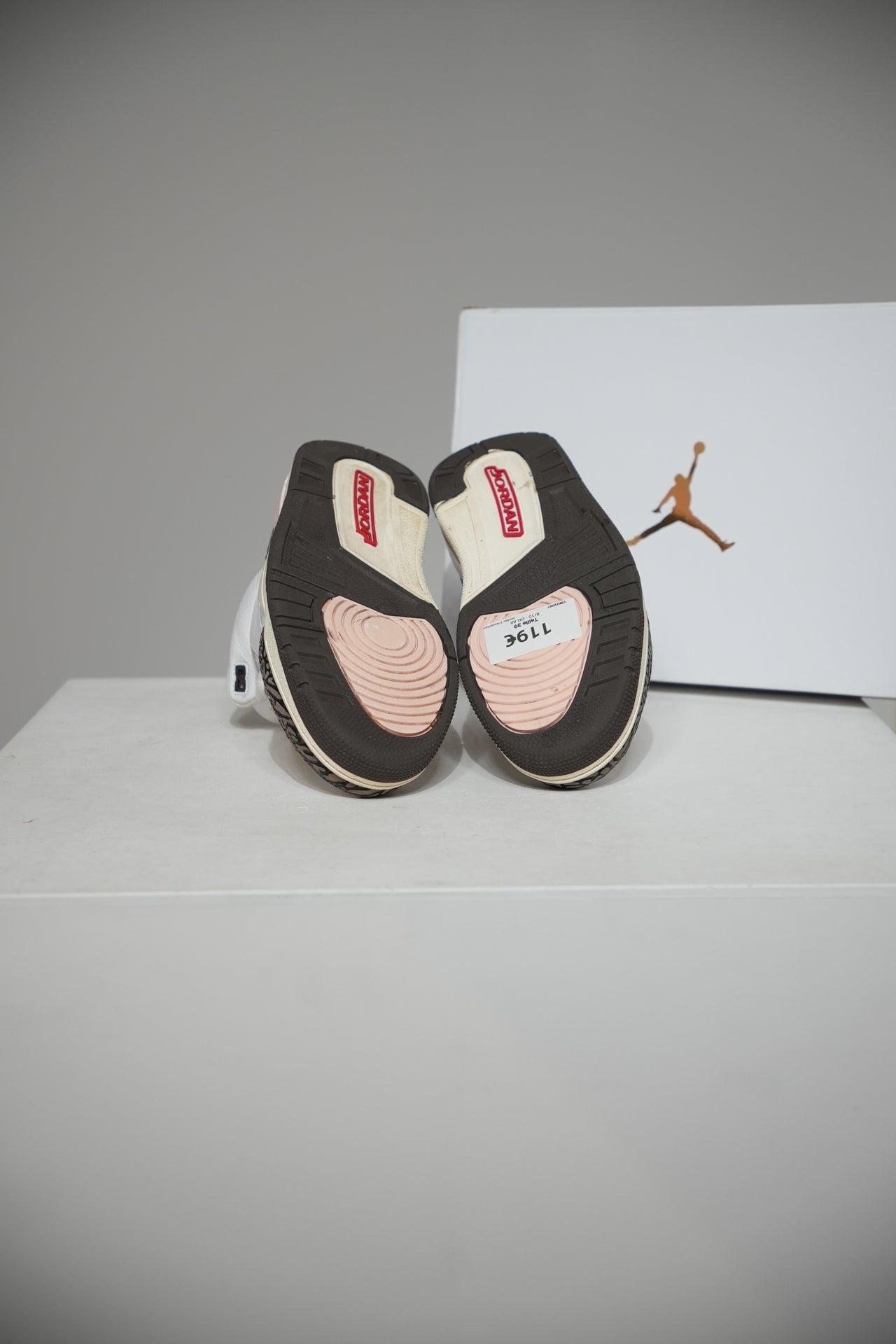 Jordan 3 Napolitan (Taille 39)