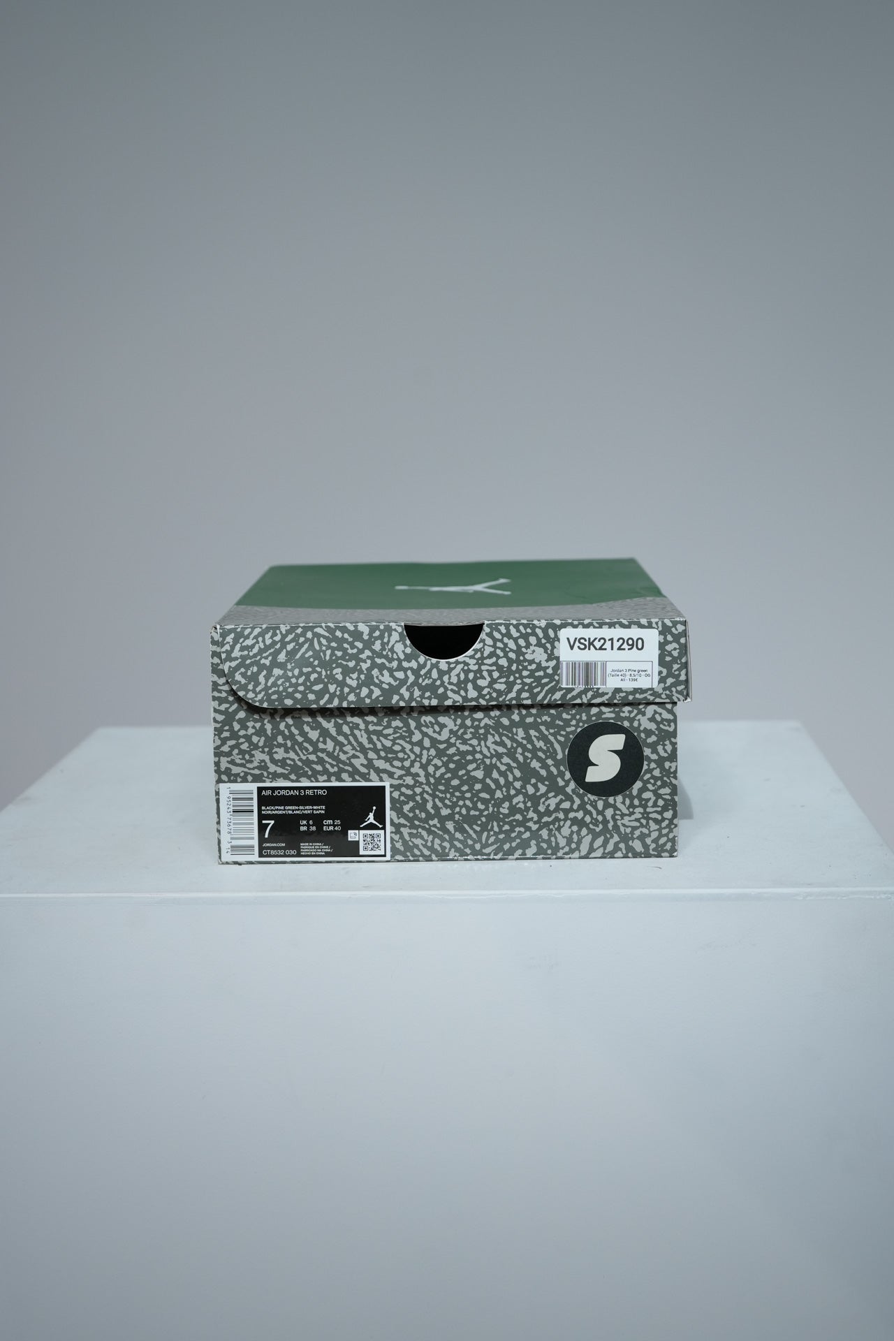 Jordan 3 Pine green (Taille 40)