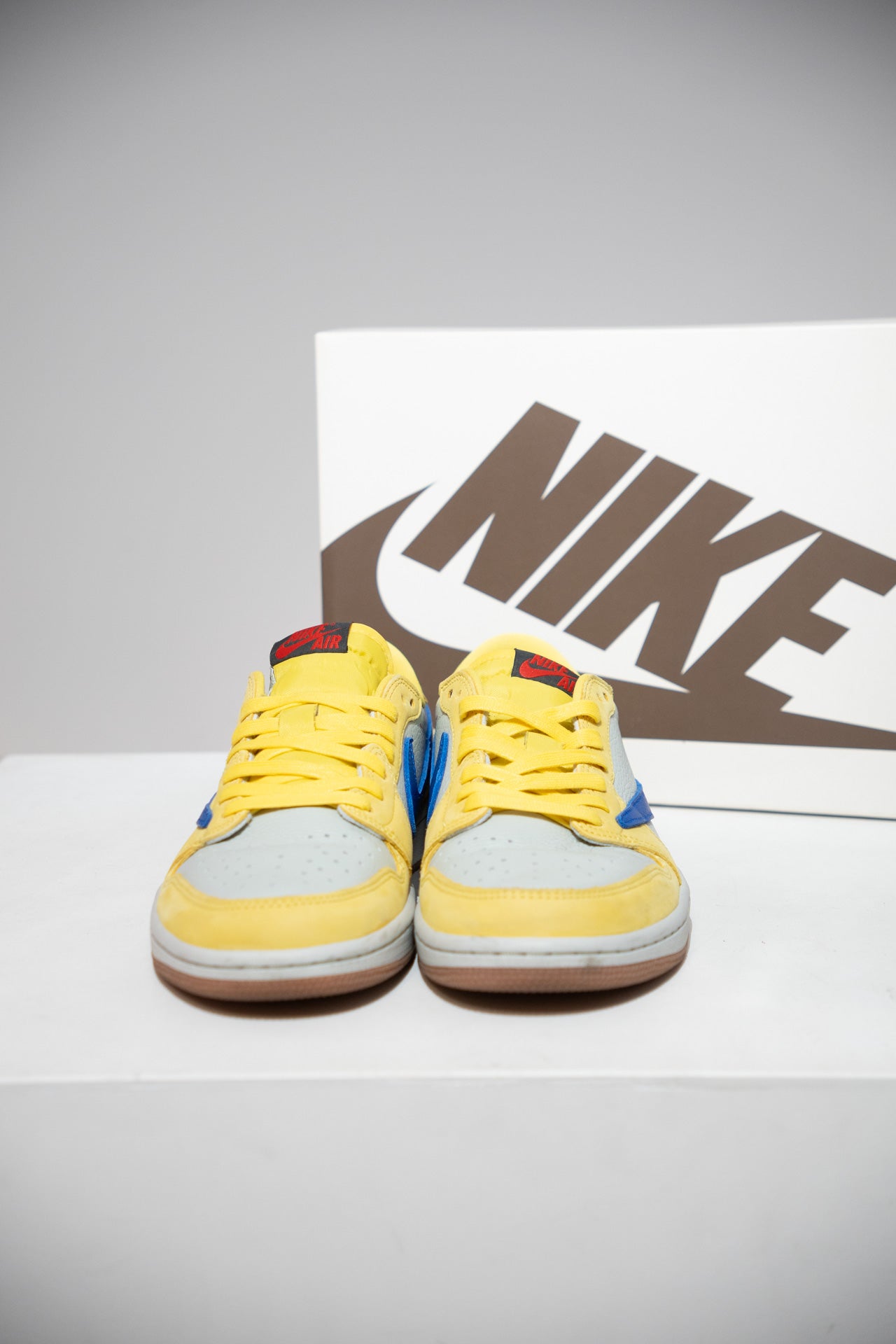 Jordan 1 Low Travis Scott Canary Yellow (Taille 42)