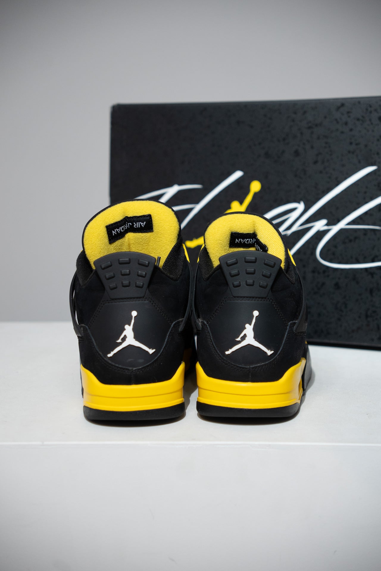 Jordan 4 Thunder (Taille 45)