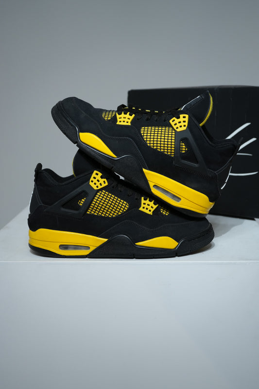 Jordan 4 Thunder (Taille 44,5)