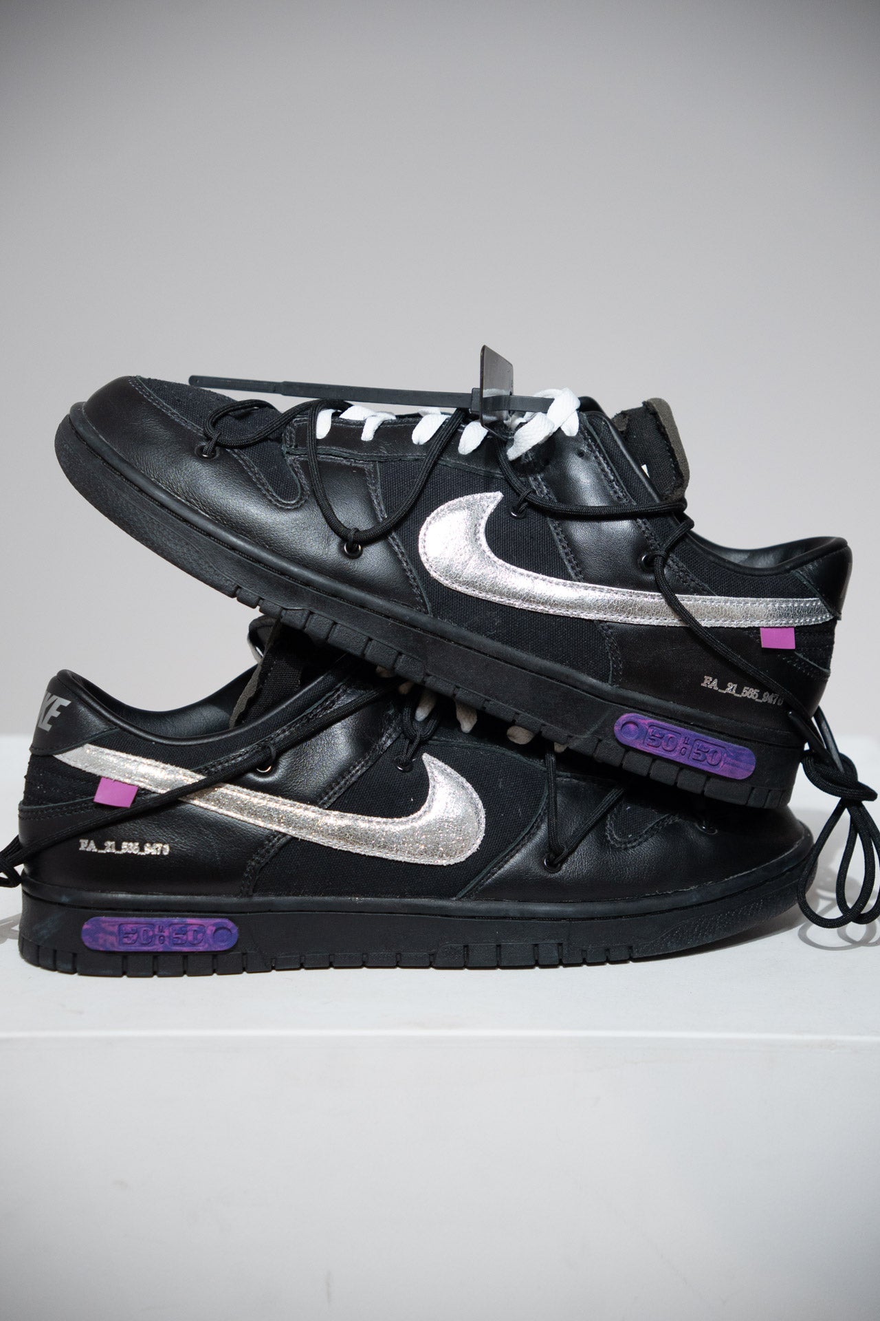 Dunk Low Off-White lot 50/50 (Taille 47,5)